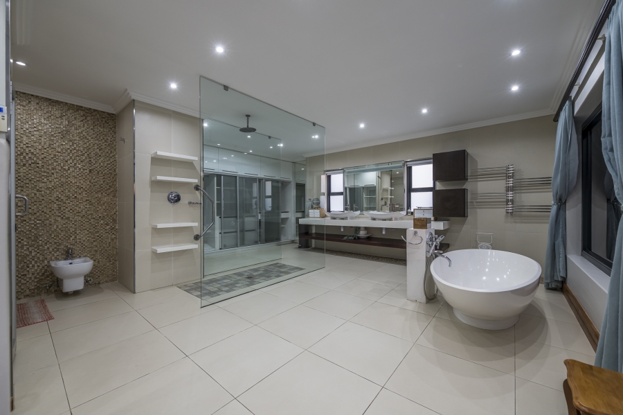 6 Bedroom Property for Sale in Mossel Bay Central Western Cape